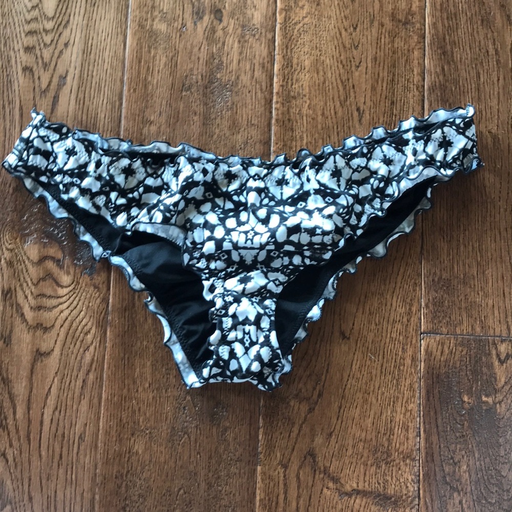 -SOLD-   Bikini bundle - Picture 6 of 8